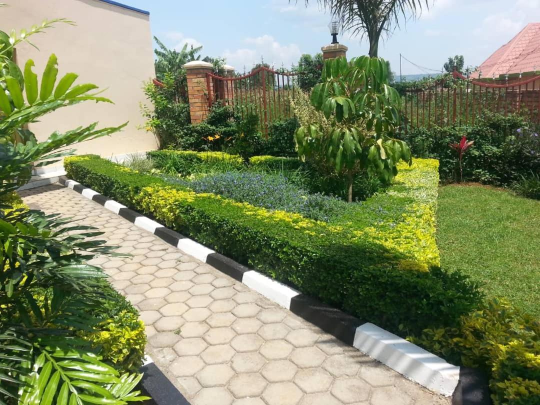 Ikaze B&B Kigali Exterior photo